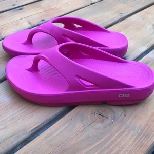 OOfos flip flop sandal